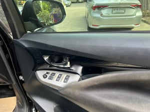 Toyota INNOVA 2.8 Crysta Premium รถรุ่นพรีเมียม 