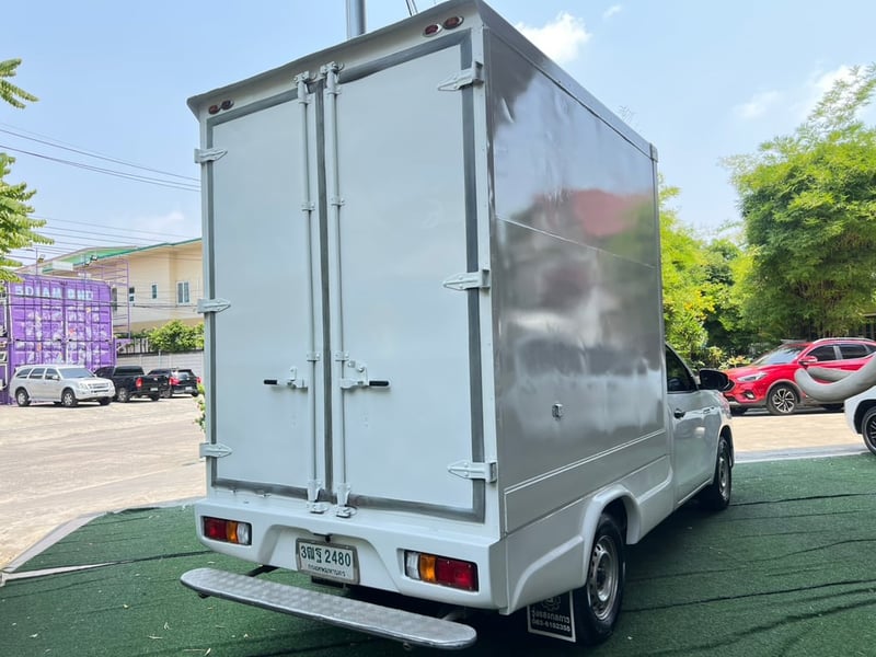 Toyota Hilux Revo 2.4 Entry ปี 2021 Toyota Hilux Revo 2.4 Entry ปี 2021