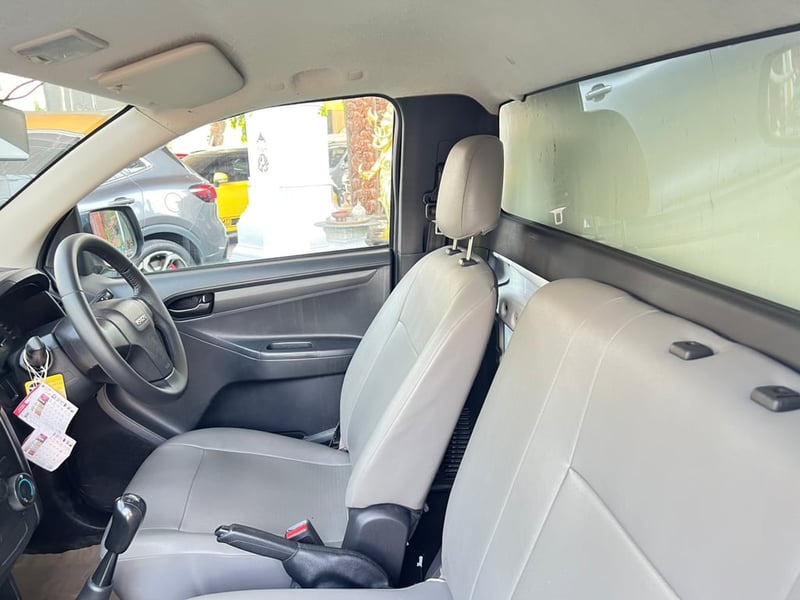 Isuzu D-Max 1.9 SPARK Isuzu D-Max 1.9 SPARK