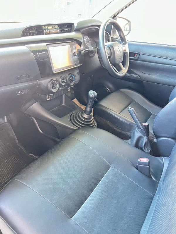  Toyota Hilux Revo 2.4 Entry 