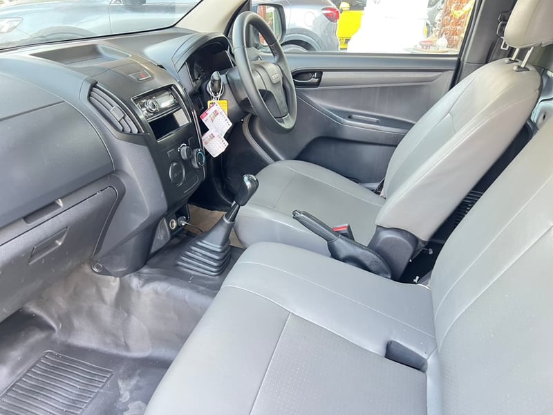 Isuzu D-Max 1.9 SPARK Isuzu D-Max 1.9 SPARK