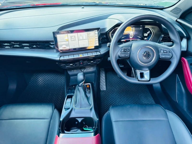 MG5 1.5 X Sunroof i-smart MG5 1.5 X Sunroof i-smart