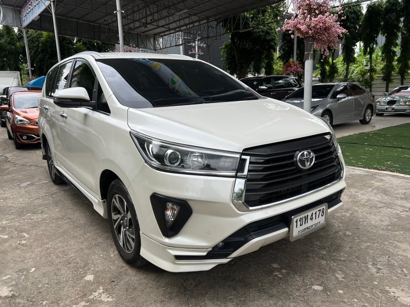  INNOVA 2.8 Crysta 