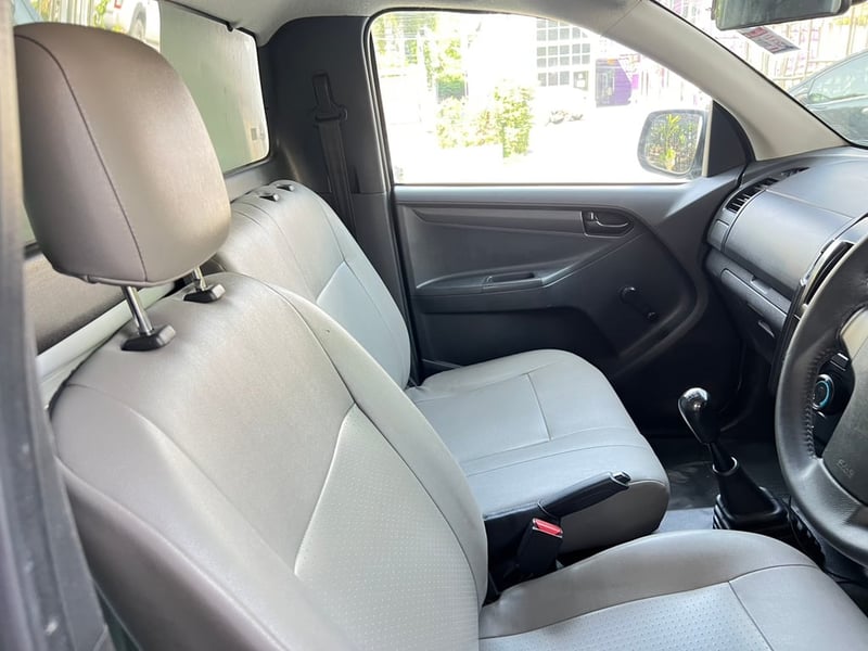 Isuzu D-Max 1.9 SPARK Isuzu D-Max 1.9 SPARK