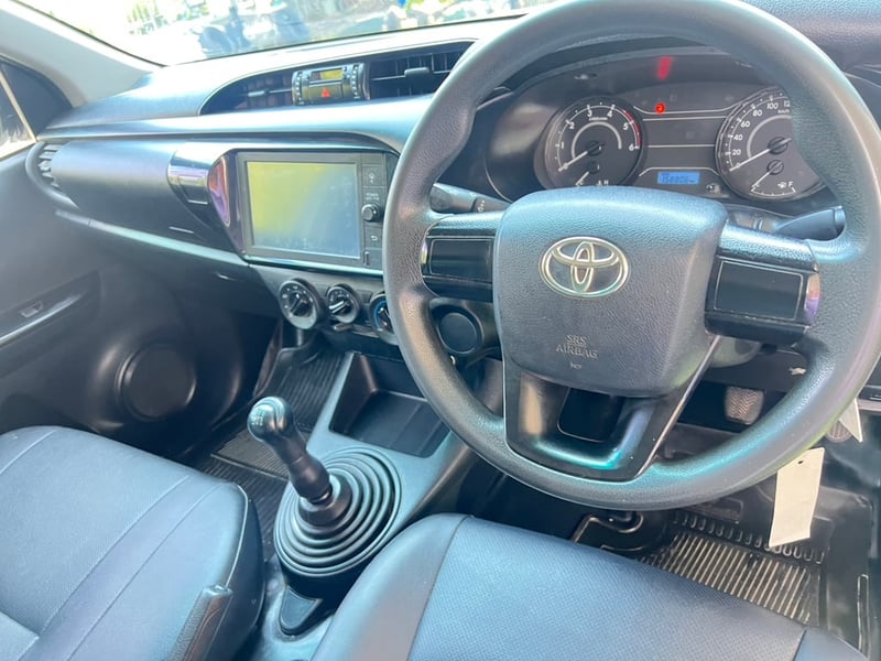 Toyota Hilux Revo 2.4 Entry ปี 2021 Toyota Hilux Revo 2.4 Entry ปี 2021