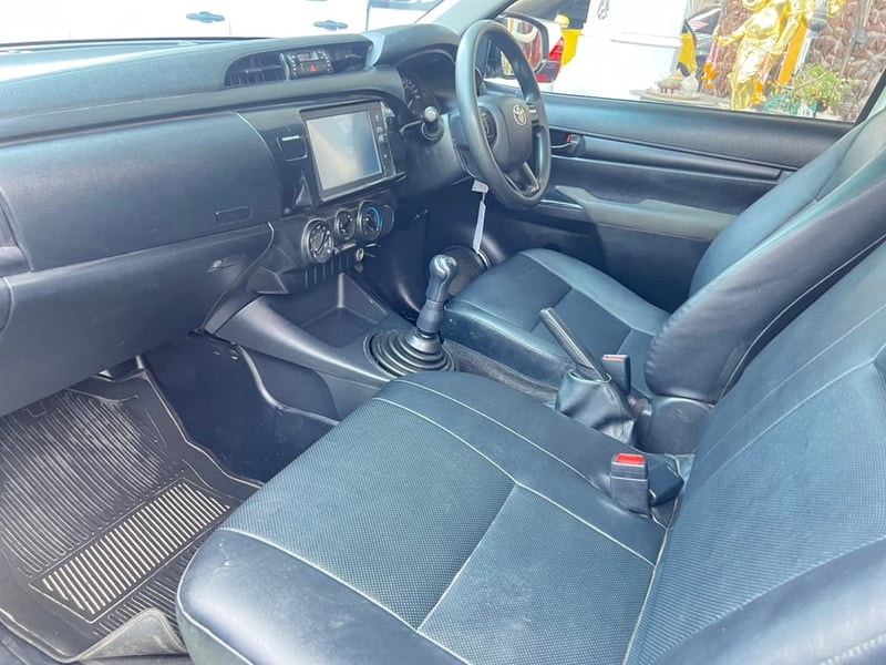 Toyota Hilux Revo 2.4 Entry ปี 2021 Toyota Hilux Revo 2.4 Entry ปี 2021