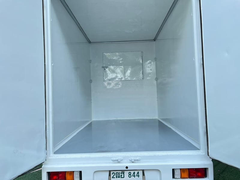 Isuzu D-Max 1.9 SPARK Isuzu D-Max 1.9 SPARK