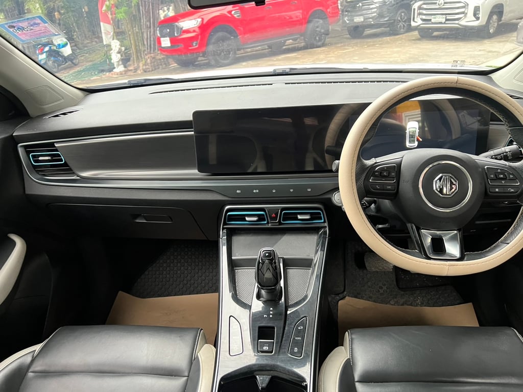 MG VS HEV 1.5 X Two Tone 