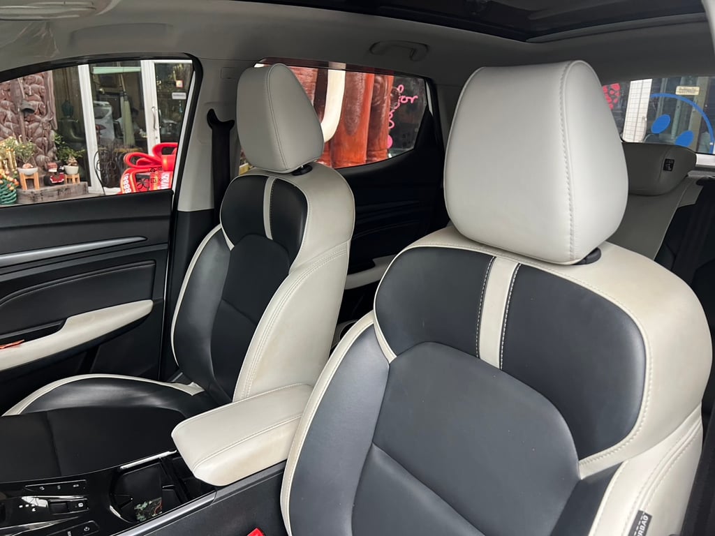 MG VS HEV 1.5 X Two Tone 