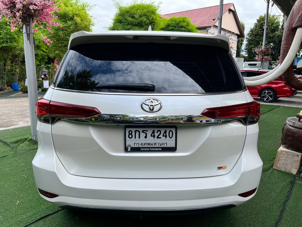 👑 TOYOTA FORTUNER 2.4 V AUTO! ปี 2019! 👑 👑 TOYOTA FORTUNER 2.4 V AUTO! ปี 2019! 👑
