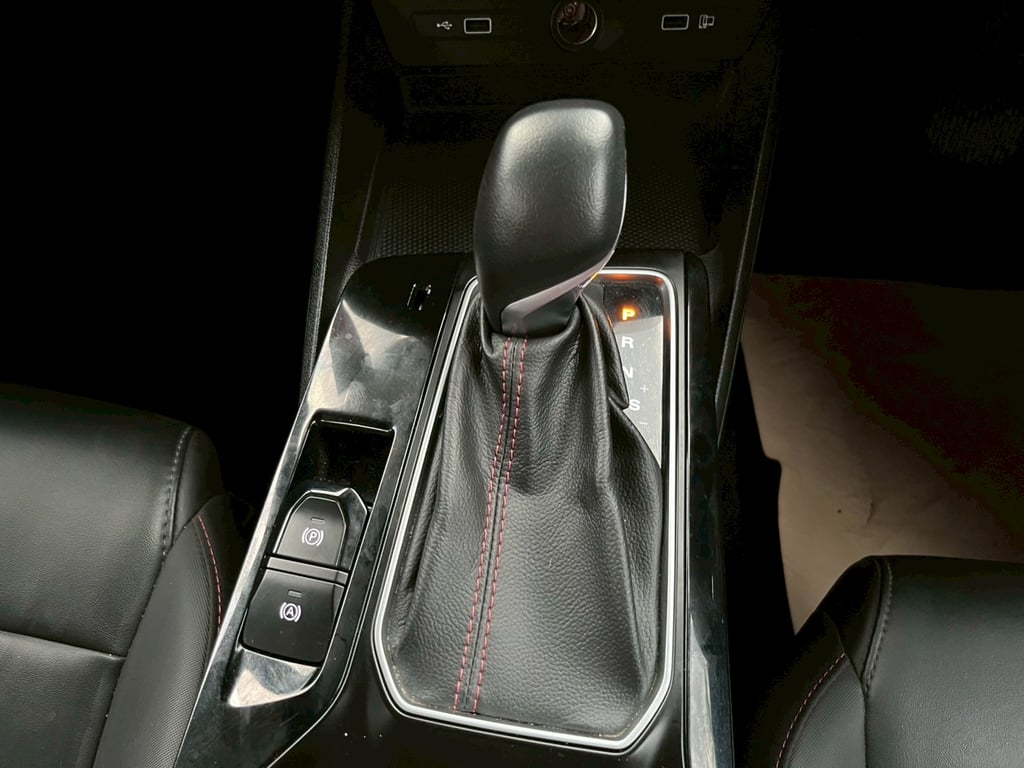 🚘 MG 5 TOP 1.5 X SUNROOF AUTO 2024