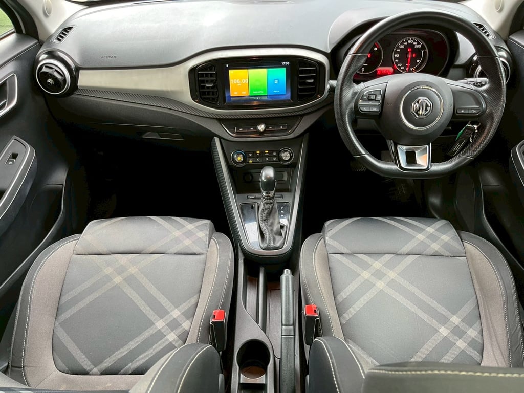 🚘 MG 3 1.5 X SUNROOF AUTO ปี 2021