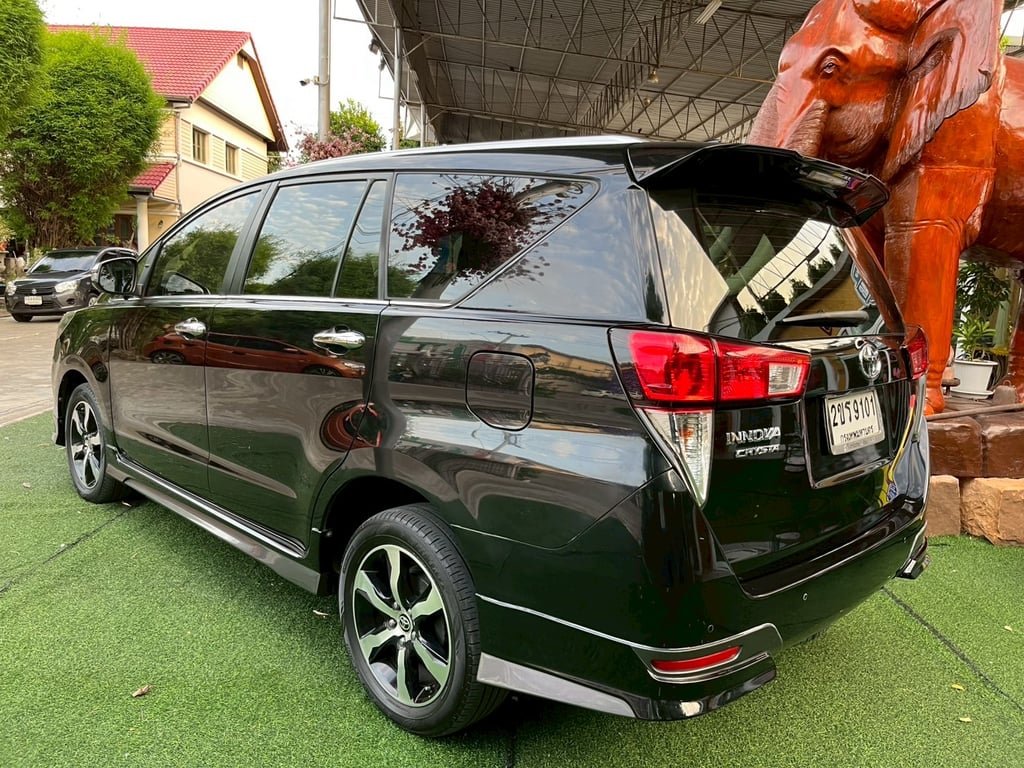 🚘 TOYOTA INNOVA CRYSTA 2.8 PREMIUM AUTO ปี 2022