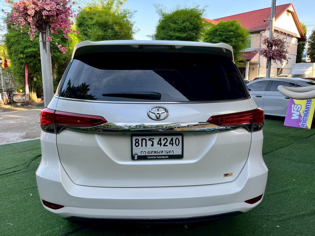 👑 TOYOTA FORTUNER 2.4 V AUTO! ปี 2019! 👑 👑 TOYOTA FORTUNER 2.4 V AUTO! ปี 2019! 👑