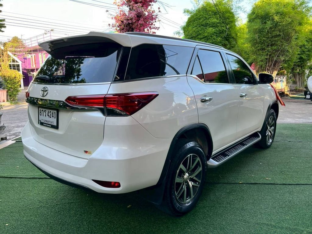 TOYOTA FORTUNER 2.4 V AUTO! ปี 2019! 👑 TOYOTA FORTUNER 2.4 V AUTO! ปี 2019! 👑