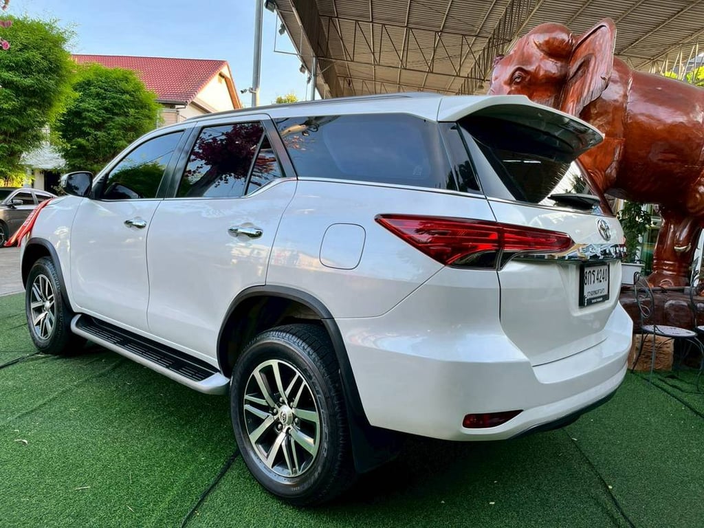 TOYOTA FORTUNER 2.4 V AUTO! ปี 2019! 👑 TOYOTA FORTUNER 2.4 V AUTO! ปี 2019! 👑