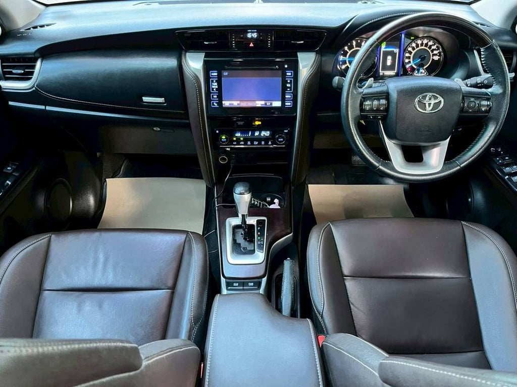 TOYOTA FORTUNER 2.4 V AUTO! ปี 2019! 👑 TOYOTA FORTUNER 2.4 V AUTO! ปี 2019! 👑