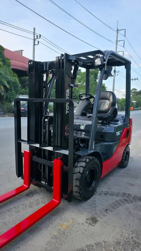 รถโฟล์คลิฟท์มือสอง TOYOTA 8FD15V40 MT