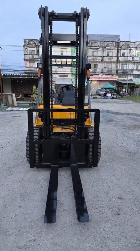 รถโฟล์คลิฟท์มือสอง CAT DP30NT