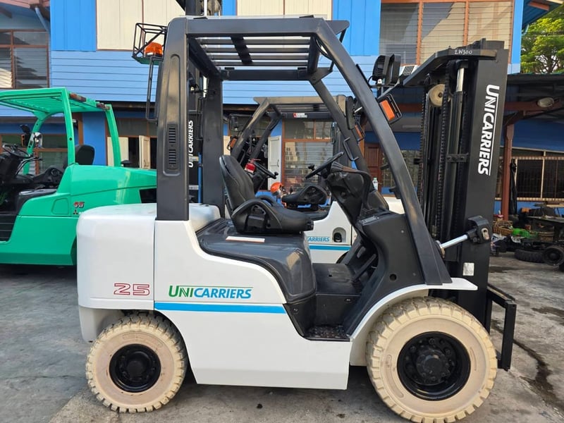 รถโฟล์คลิฟท์มือสอง UNICARRIERS Y1F2 - 6,666ชม. รถโฟล์คลิฟท์มือสอง UNICARRIERS Y1F2 - 6,666ชม.