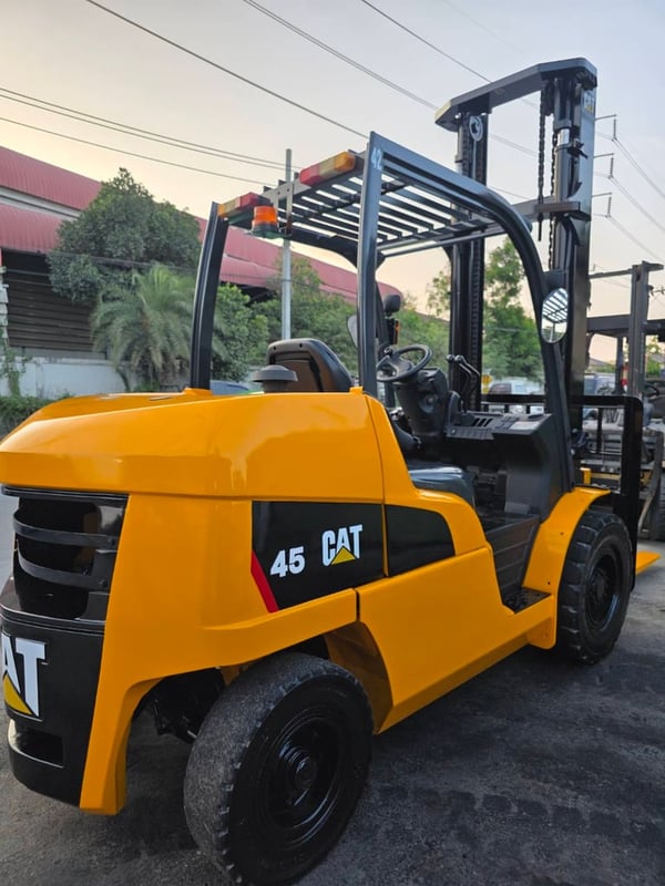 รถโฟล์คลิฟท์มือสอง CATERPILLAR DP45NT รถโฟล์คลิฟท์มือสอง CATERPILLAR DP45NT