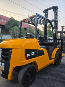 รถโฟล์คลิฟท์มือสอง CATERPILLAR DP45NT รถโฟล์คลิฟท์มือสอง CATERPILLAR DP45NT