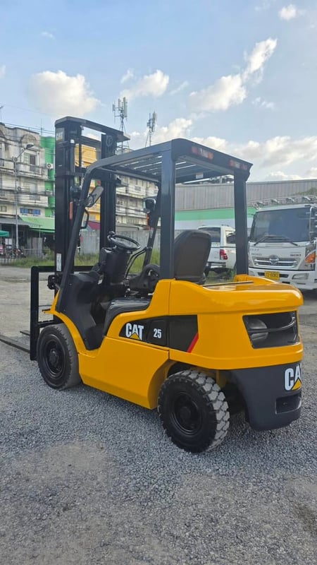 รถโฟล์คลิฟท์มือสอง CAT DP25NT