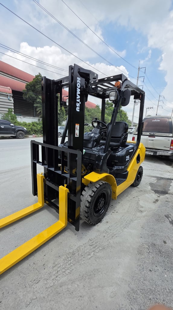 รถโฟล์คลิฟท์มือสอง KOMATSU FD25T-17