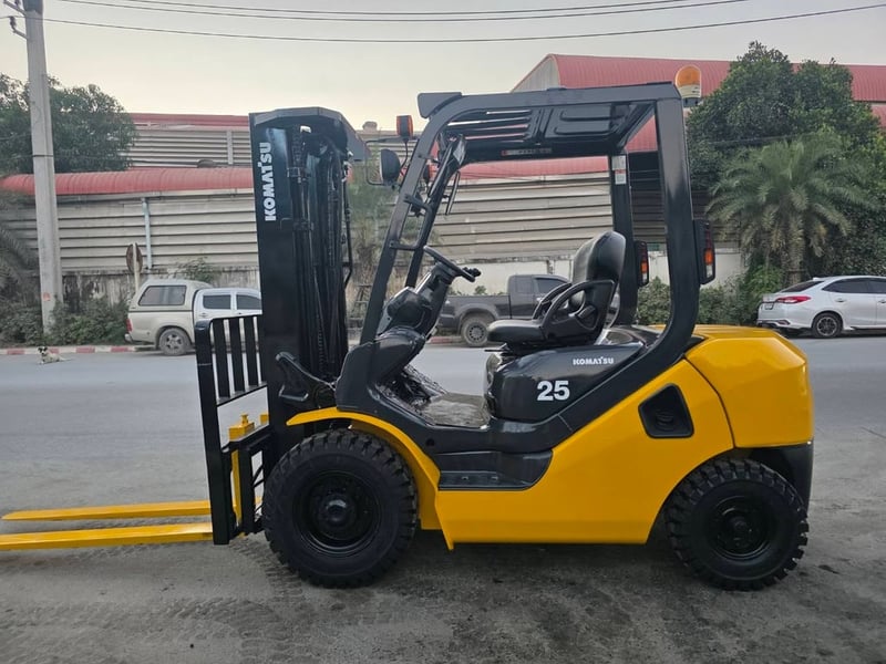 รถโฟล์คลิฟท์มือสอง KOMATSU FD25T-16 with Side Shift-Full Free Lift