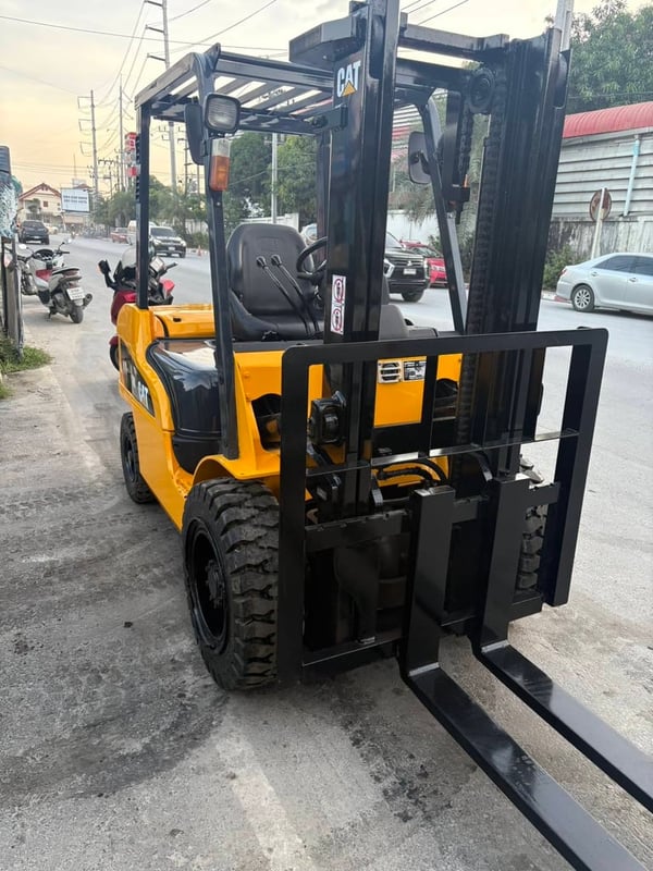 รถโฟล์คลิฟท์มือสอง CAT DP30NT