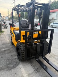 รถโฟล์คลิฟท์มือสอง CAT DP30NT