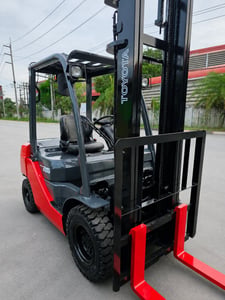 รถโฟล์คลิฟท์มือสอง TOYOTA 8FD25V40 AT รถโฟล์คลิฟท์มือสอง TOYOTA 8FD25V40 AT