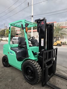 รถโฟล์คลิฟท์มือสอง MITSUBISHI GRENDIA FD30T รถโฟล์คลิฟท์มือสอง MITSUBISHI GRENDIA FD30T