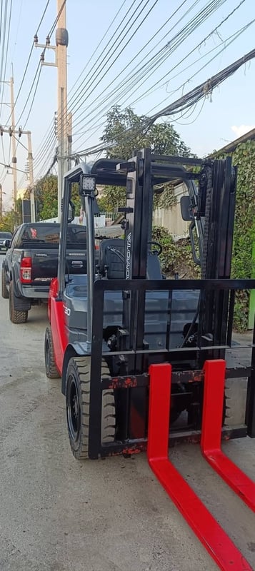 รถโฟล์คลิฟท์มือสอง TOYOTA 8FD30V30 MT รถโฟล์คลิฟท์มือสอง TOYOTA 8FD30V30 MT