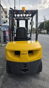 รถโฟล์คลิฟท์มือสอง KOMATSU FD30T-16 รถโฟล์คลิฟท์มือสอง KOMATSU FD30T-16