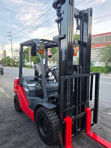 รถโฟล์คลิฟท์มือสอง TOYOTA 8FD25V60 MT