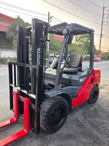 รถโฟล์คลิฟท์มือสอง TOYOTA 8FD30V30 MT รถโฟล์คลิฟท์มือสอง TOYOTA 8FD30V30 MT