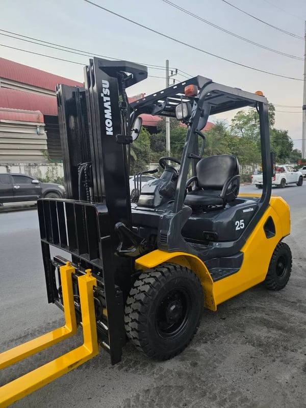 รถโฟล์คลิฟท์มือสอง KOMATSU FD25T-16 with Side Shift-Full Free Lift