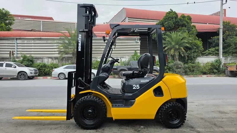 รถโฟล์คลิฟท์มือสอง KOMATSU FD25T-17