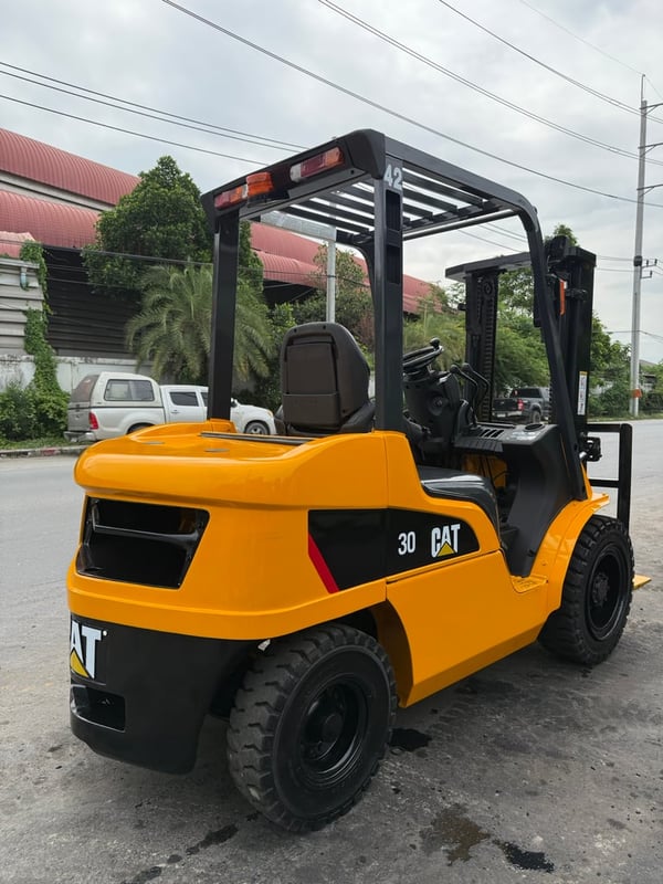 รถโฟล์คลิฟท์มือสอง CATERPILLAR DP30NT รถโฟล์คลิฟท์มือสอง CATERPILLAR DP30NT