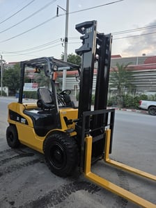 รถโฟล์คลิฟท์มือสอง CAT DP30NT