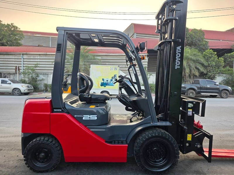 รถโฟล์คลิฟท์มือสอง TOYOTA 8FD25V60 MT - Hinge Fork