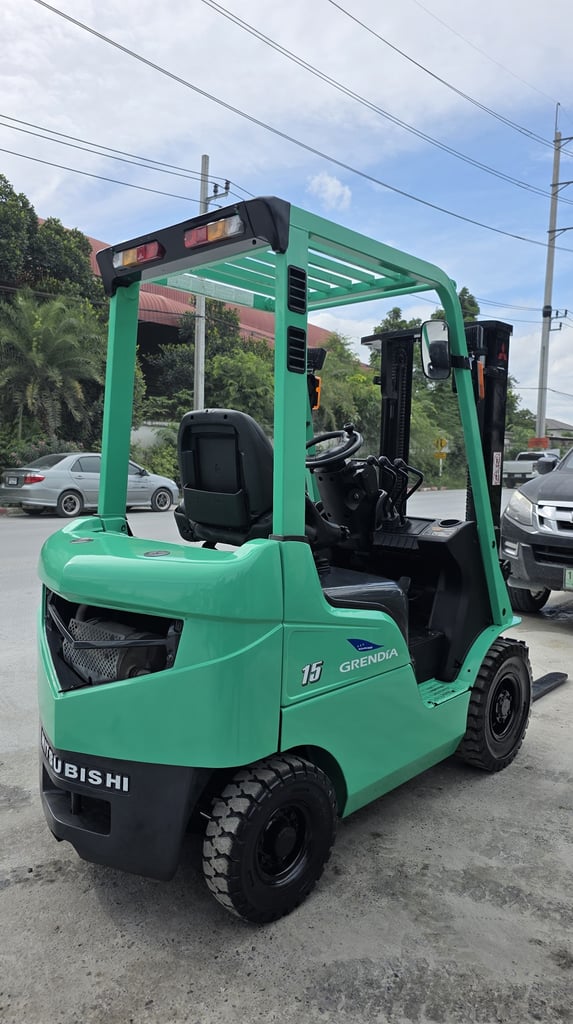 รถโฟล์คลิฟท์มือสอง MITSUBISHI FD15T(Grendia) รถโฟล์คลิฟท์มือสอง MITSUBISHI FD15T(Grendia)