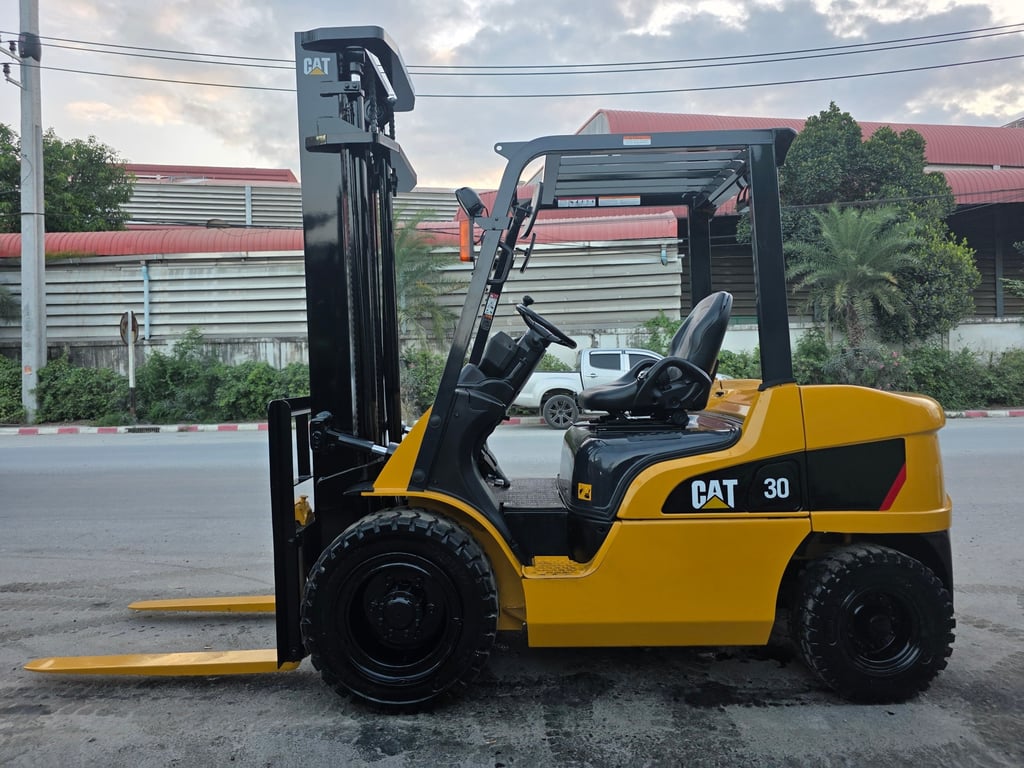 รถโฟล์คลิฟท์มือสอง CAT DP30NT