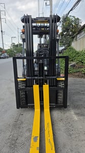 รถโฟล์คลิฟท์มือสอง KOMATSU FD30T-16 รถโฟล์คลิฟท์มือสอง KOMATSU FD30T-16