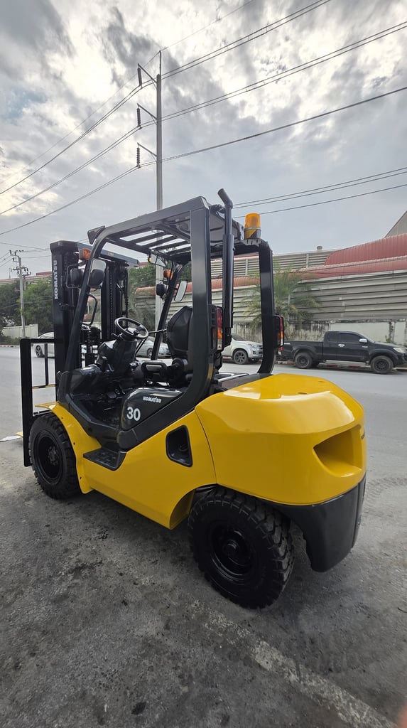 รถโฟล์คลิฟท์มือสอง KOMATSU FD30T-16