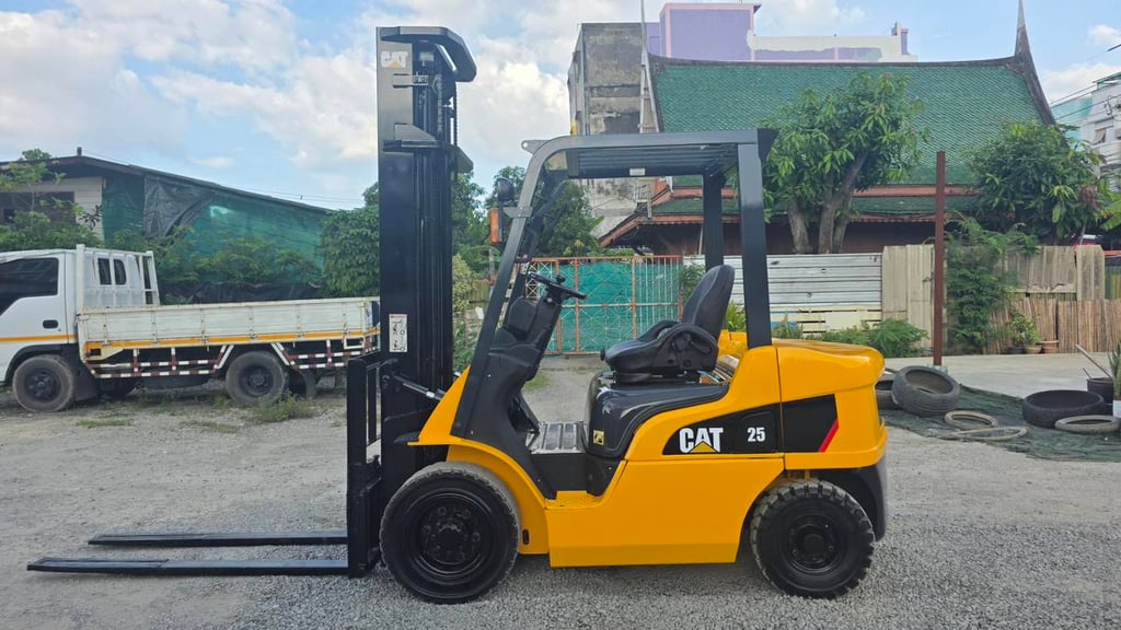 รถโฟล์คลิฟท์มือสอง CAT DP25NT รถโฟล์คลิฟท์มือสอง CAT DP25NT