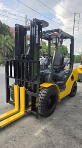 รถโฟล์คลิฟท์มือสอง KOMATSU FD30T-16 รถโฟล์คลิฟท์มือสอง KOMATSU FD30T-16