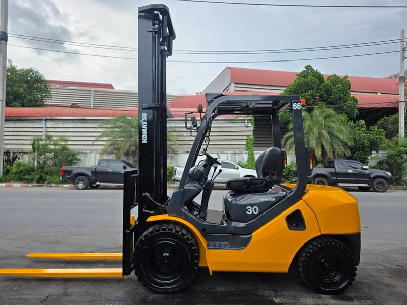 รถโฟล์คลิฟท์มือสอง KOMATSU FD30C-17