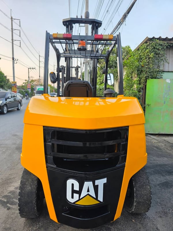 รถโฟล์คลิฟท์มือสอง CATERPILLAR DP45NT รถโฟล์คลิฟท์มือสอง CATERPILLAR DP45NT